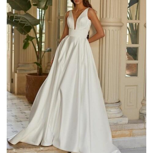 Elegant Long V-Neck Satin Wedding Dresses with Pockets A-Line Corset Back Ivory Brautkleider Robes de Soirée for Women