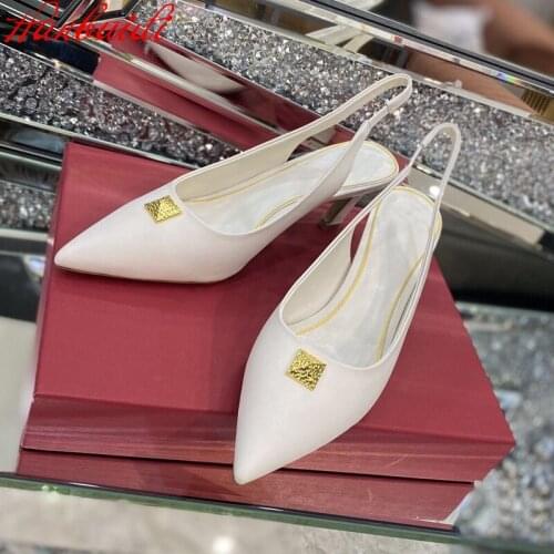 Hanbaidi Pumps