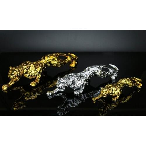 Modern Creative Home Decoration Leopard Car Ornaments Action Figure Accessories for Living Room Resin Miniature Figurines