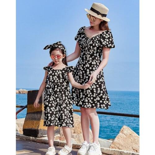 2021 New Mother and Daughter Clothes Printed Floral Short Girls Dress Summer Fashion Family Matching Clothes Princess Dress