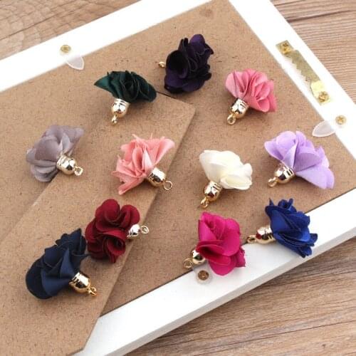 Small petals, flowers, tassels, handmade jewelry materials, DIY key buckle, bag hanging, mobile phone pendant