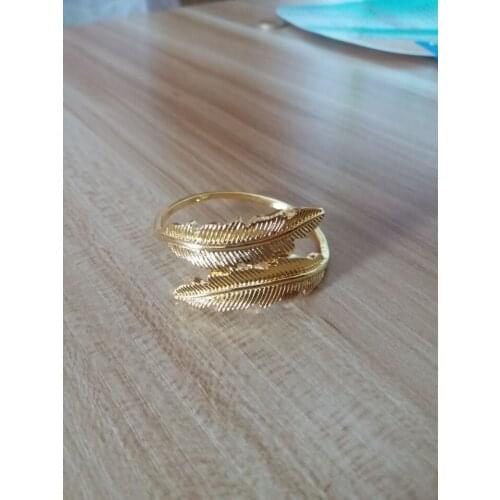 2pcs Plating Towel Buckle Hotel Table Decora Creative Alloy Silver Feather Napkin Buckle New Western Restaurant Napkin Ring