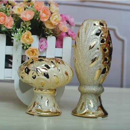 Yiwu direct! European classical hollow matte ceramic candlestick candlestick wedding decoration Decoration