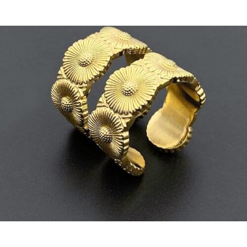 Fashion little daisy titanium steel couple ring adjustable men and women opening ring hot sale