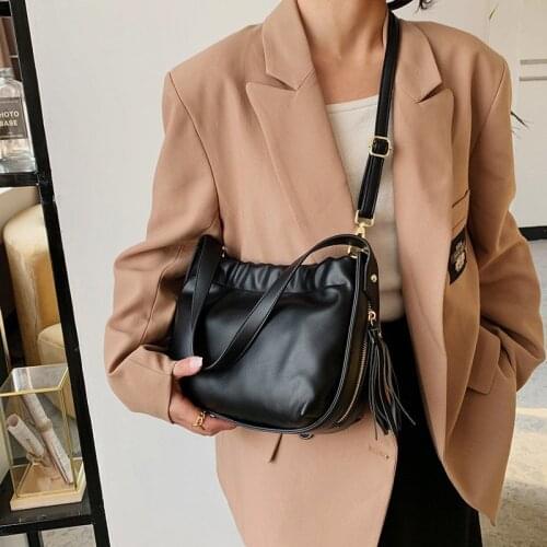 Ladies tassel small shoulder bag 2021 summer new fashion handbag soft leather trend luxury designer ladies messenger bag sac