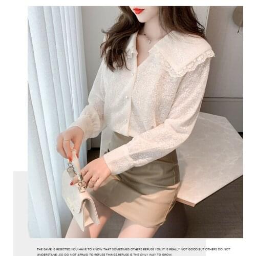 2021 spring French retro doll collar lace shirt female temperament V-neck long-sleeved crochet shirt trend