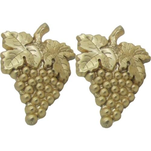 Custom Metal Logo Badge Discount Promotion Grape Shape Badge