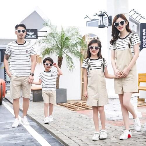 Summer Family Matching Outfits Dad Boy T-Shirt+Shorts Sets 2PCS Suits Mother Girls T-Shirt+Overall Pants Stripe Tshirt Clothes