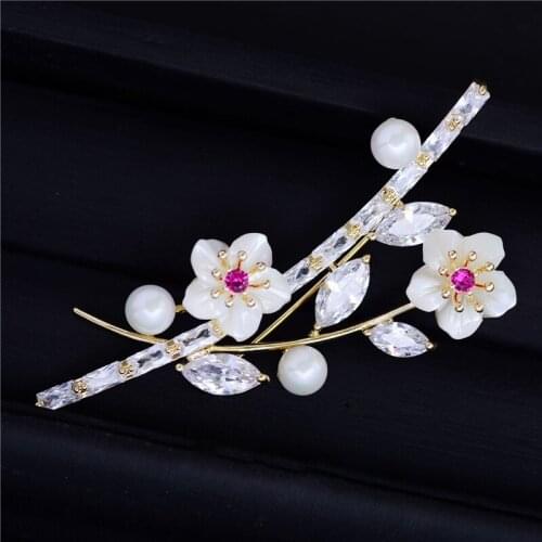 Fashion Shell Zircon Plum Blossom Brooches For Women Brooch Pin Costume Suit Scarf Decoration New Flower Winter Jewelry Gift