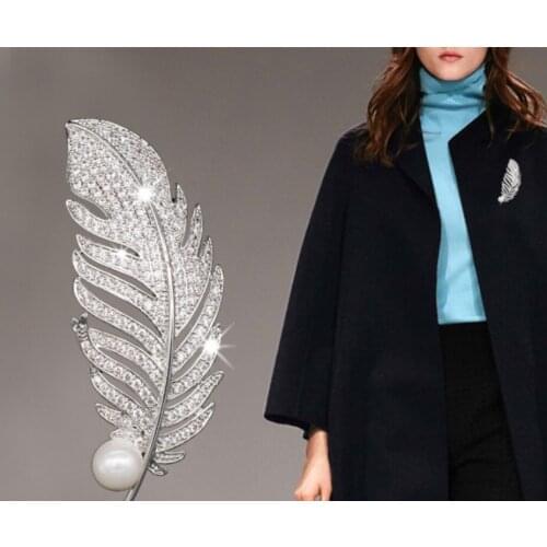 Wholesale Christmas gift swan feather noble zircon natural freshwater pearl brooch pendant