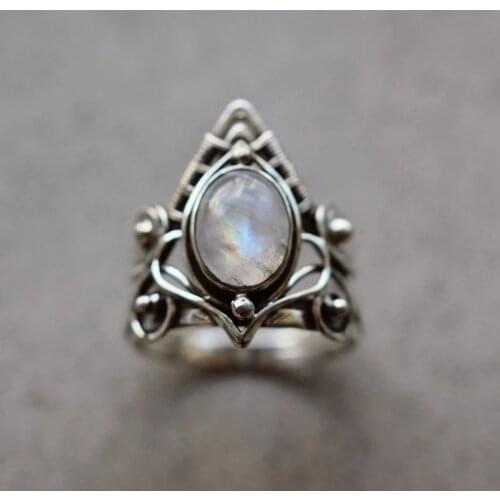 Vintage Tibetan Big Healing Crystal Rings For Women Boho Antique Indian Moonstone Ring Fine Jewelry Girls Ladies Gifts Bijoux