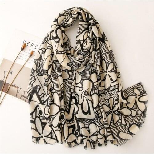 Unique Design Floral Hijab Scarf Large Soft Cotton Foulard Fashion Element Print Shawl Neck Scarf