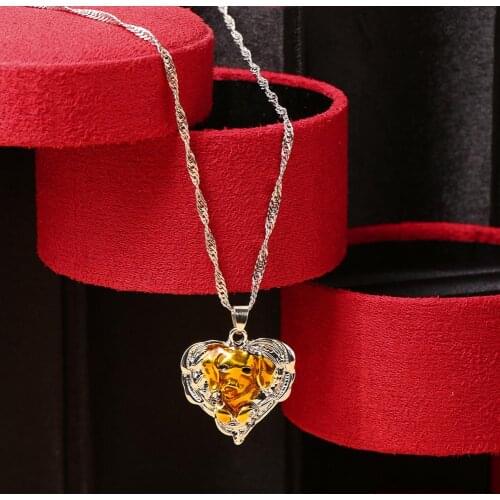 Dog Pendant Heart Shape Alloy Female Lovers Clavicle Chain Necklace Jewelry Gold Color Necklace for Women Many Kinds Choker Kind