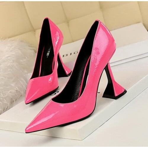 Womens Sexy Red Patent Pumps 9.5cm Strange Heels Rose Red Ladies Shoes Black Banquet High Heels Size 34 Nightclub Heels 40