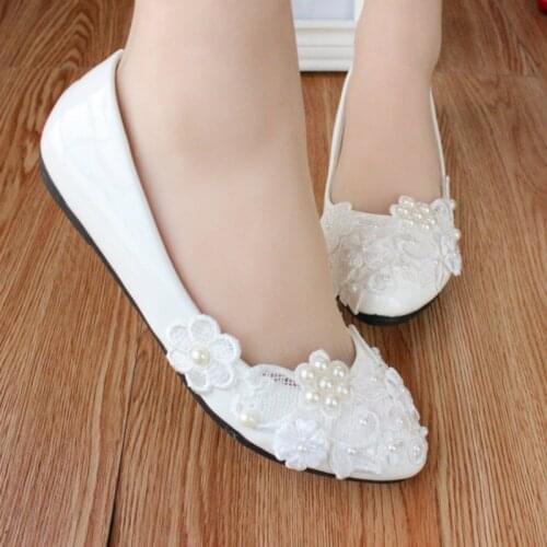 New 2020 White Flat Bottom Bride shoes, Handmade Wedding Lace Pearl Shoes,Low Bridesmaid shoes.T69