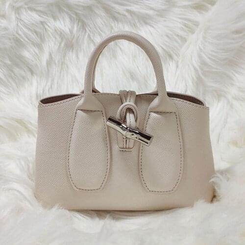 Ladies leisure bag