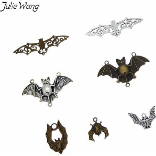 Julie Wang 7pcs Mixed Bat Animal Pendant Metal Charms Antique Color Halloween Bats for DIY Steampunk Necklace Jewelry Accessory