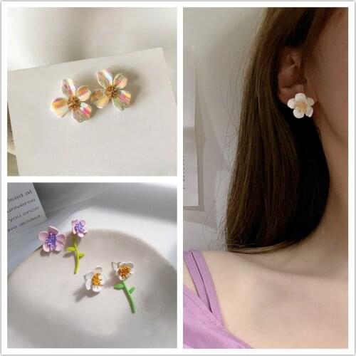 Timlee E090 Cute Sweet Flower Asymmetry Alloy Dangle Earrings Popular Accessories Wholesale