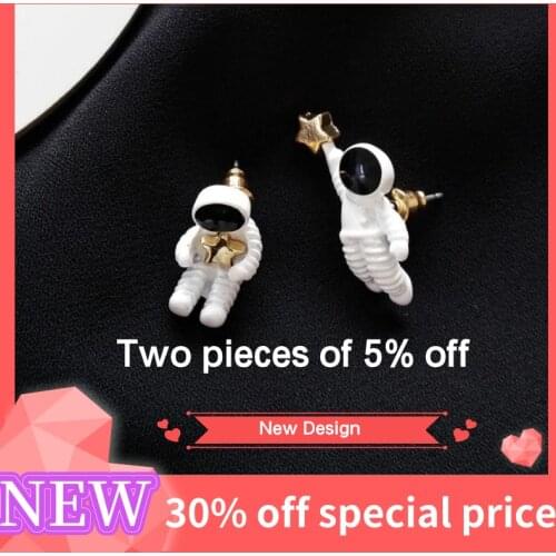 Creative spaceman earrings Fashion Women Star Astronaut Planet Stud Earrings Cute Cartoon Ear Earrings Girls Funny Jewelry