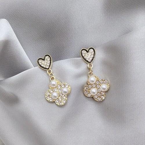 Internet Celebrity Four Leaf Grass Semi-precious Stones Earrings Delicate Heart-shaped Trend Ear Studs Artificial Pearl Jewelry
