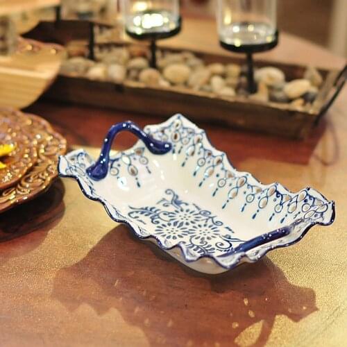 Jingdezhen Ceramics Pierced Chinese style Classical Fruit Bowl Handpainted Blue and White Porcelain Arts and Crafts Snack Plate