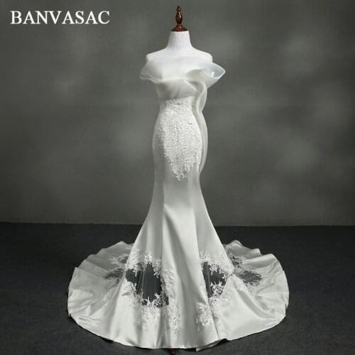 BANVASAC 2018 Vintage Strapless Ruffles Embroidery Mermaid Wedding Dresses Real Photos Lace Sweep Train Bridal Gowns