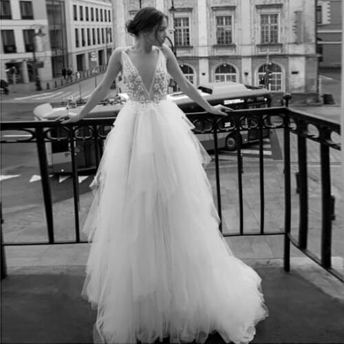 Flowers Wedding Dresses Boho Lace Appliques Tulle Wedding Gowns 2020 V-neckline Bride Dress Elegant Bridal Gown Robe De Mariee