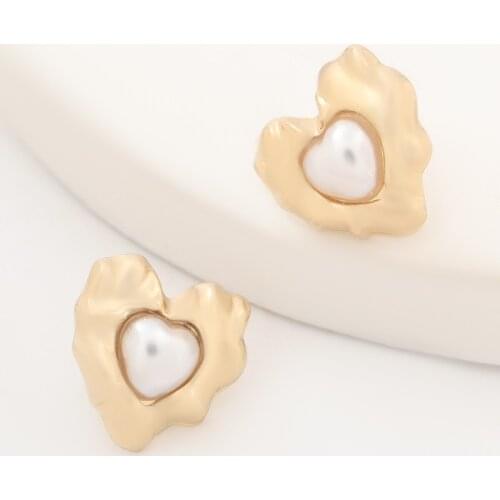 Fashion simple metal imitation pearl heart-shaped earrings womens creative popular stud earrings party jewelry accessories