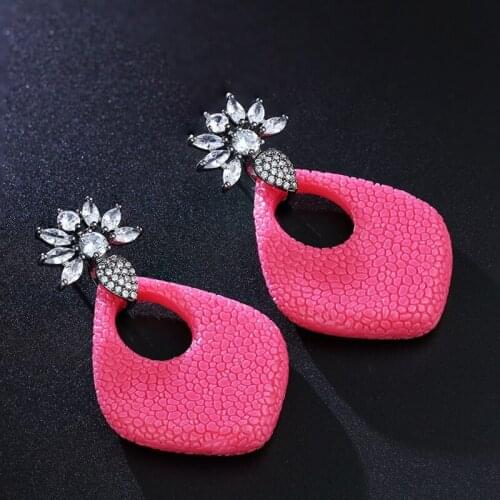 Newranos Dangle Earrings