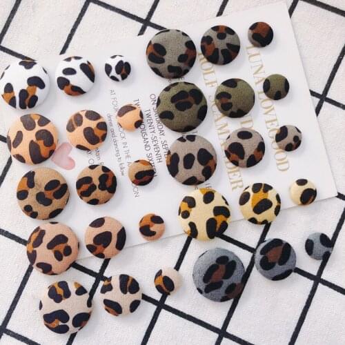 20 pieces / lot Autumn and winter earrings leopard round cloth buckle jewelry material DIY flat head earrings accessories