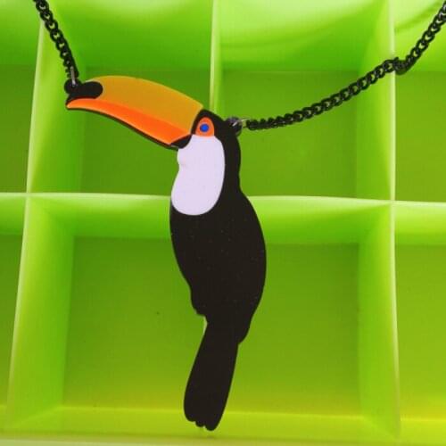 Fashion Big Acrylic Parrot Necklaces For Women Men Punk Bird Animals Night Club Long Chain Necklace Pendant Party Jewelry Gifts