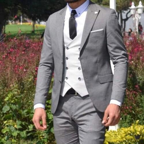 Handsome Groomsmen Peak Lapel Groom Tuxedos Mens Wedding Dress Man Jacket Blazer Prom Dinner (Jacket+Pants+Tie+Vest) A309