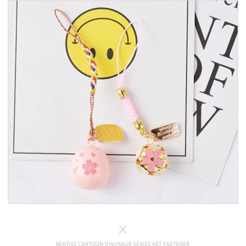 Creative Omamori Japanese Pink Gold Cherry Blossom Bell Key Chains Pendant Bag Phone Pendant Llavero Para Mujer Luxury Keychain