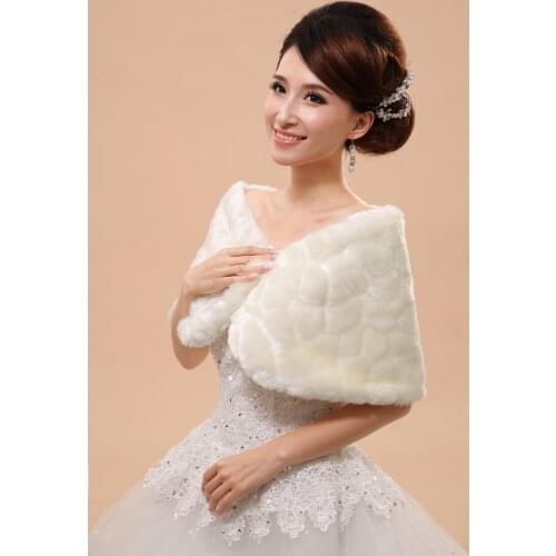 2018 New Hot Sell Wedding Bride Cloaks Outerwear Bride Capes Ivory Autumn Winter Jacket