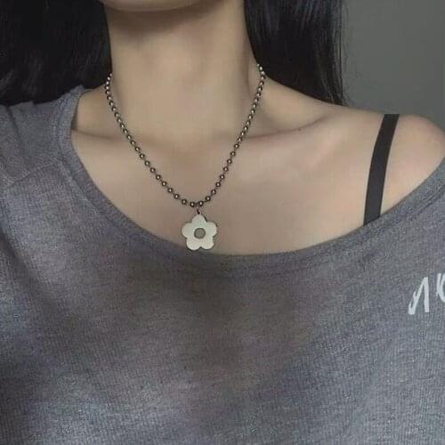 Hip Hop Cute Flower Pendant Necklace Stainless Steel Flower Clavicle Chain Women Charm Necklace