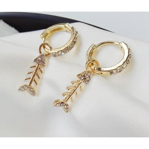 Punk Girl Earrings 2021 Fashion New Earrings Wild Net Red Shiny Crystal Fish Bone Earrings Cute Womens Clothing Sale Pendientes