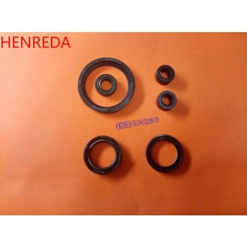 GN250 motorcycle engine clutch oil seal is suitable for Suzuki motorcycle GZ250 TU250 crankshaft oil seal 250cc DR250 parts