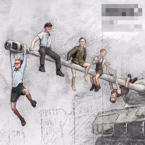 1/35 Resin Soldier Model Characters Children Playing in World War II GK Figure