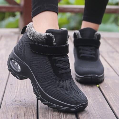 Women Plush Walking Sneakers Winter Warm Running Shoes Cushioning Platform Lady Tennis High Top Light Ankle Boot Big 42 Dancing
