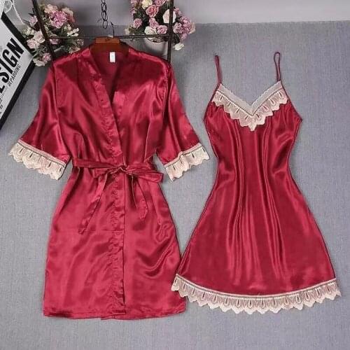 Flower Invitation Women's Nightgowns