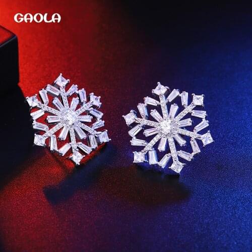 Silver Color Christmas Sparkling Snowflake Stud Earrings Luxury Cz for Women Winter Gift Transparent Geometry Earrings gl5656