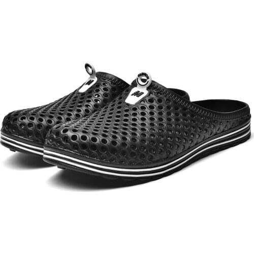 2021 Mens Sandals Summer Flat Heel Couple Shoes Crocodile Leather Rubber Wood Mens Unisex Garden Shoes Black Flat Beach Shoes