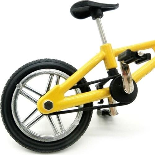 Mini Finger Toys Set Finger Skateboards Finger Bikes Scooter Tiny Swing Board F3ME