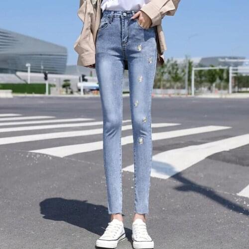 Women High Waist Daisy Embroidery Jeans Elastic Plus Size Denim Pants Spring Autumn Vintage Ankle-Length Pants Casual Trousers