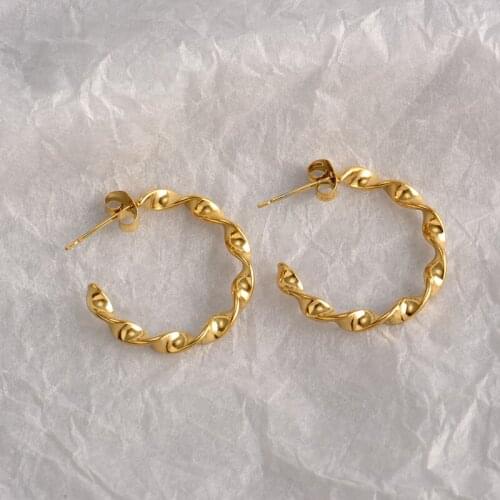 316L stainless steel minority design temperamentnew fashion advanced sensedelicate cold wind vintage harbor wind earrings