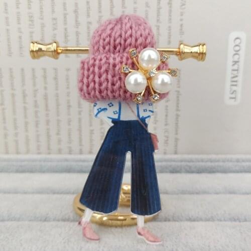 New Girls Lovely Brooches for Woman Anime Wool Hat Pearl Badges Brooch Pins Fashion Acrylic Pins Icons Backpack Christmas Gifts