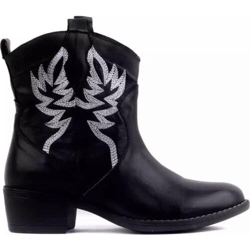 New 2020 Martin boots embroidered short wood heel mid-heel Martin boots Amazon foreign trade mid-tube women boots