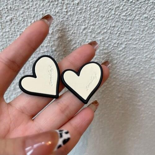 Fashion Modern New White Paint Heart Studs Earrings for Women Bridal Wedding Daily Daisy Big Ear Studs Jewelry Accessory
