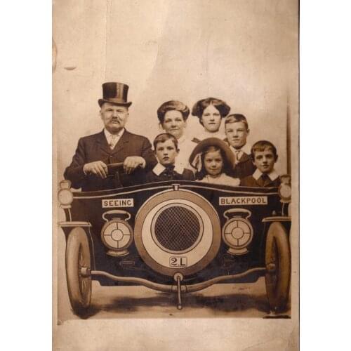 Decorative Fun Magnets , Vintage Old Postcard Travel Family in Old Car Metal Fridge Magnet 5233