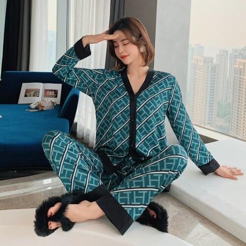Pajamas Set Women Stain Spring Autumn Sleepwear Retro Luxury Ice Silk 2 Piece Letter Printing Lady Fashion Long Sleeved Homewear